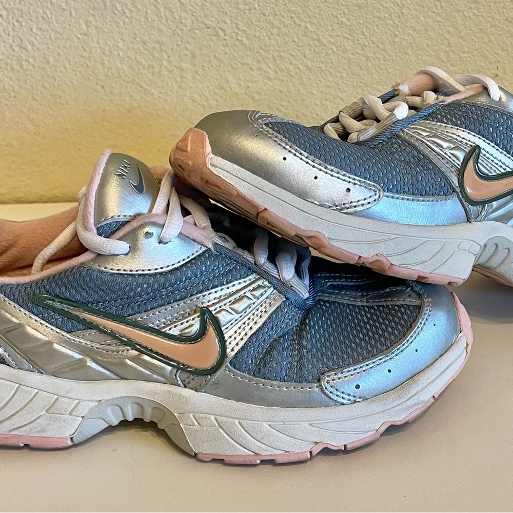 NIKE Girls Youth Non Marking Running Athletic Shoes 315549-461 Size 4.5Y